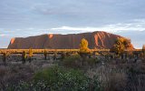 Uluru in Morgensonne